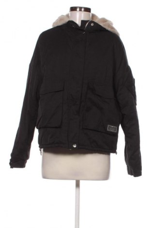 Dámská bunda  Bershka, Velikost M, Barva Černá, Cena  939,00 Kč