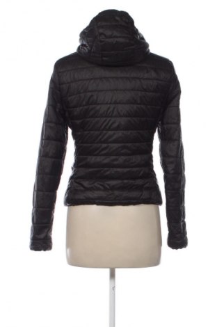 Dámska bunda  Bershka, Veľkosť M, Farba Čierna, Cena  24,55 €