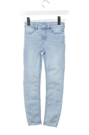Детски дънки H&M, Размер 6-7y/ 122-128 см, Цвят Син, Цена 32,19 лв.