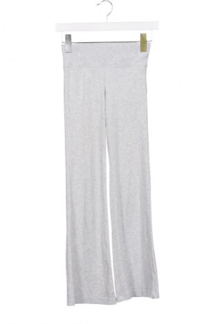 Детски панталон Bershka, Размер 10-11y/ 146-152 см, Цвят Сив, Цена 14,99 лв.
