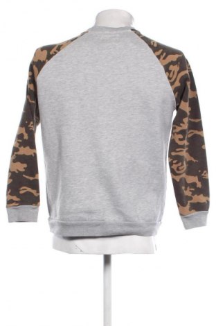 Pánské tričko  Bershka, Velikost S, Barva Šedá, Cena  169,00 Kč