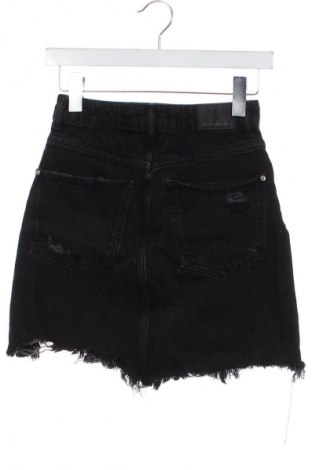 Szoknya Bershka, Méret XS, Szín Fekete, Ár 5 799 Ft