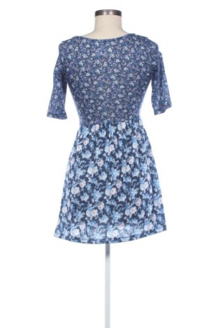 Šaty  Bershka, Velikost S, Barva Vícebarevné, Cena  371,00 Kč