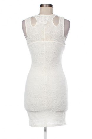 Φόρεμα Bershka, Μέγεθος M, Χρώμα Εκρού, Τιμή 14,83 €