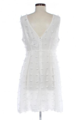 Kleid By Swan Paris, Größe L, Farbe Weiß, Preis 56,99 €