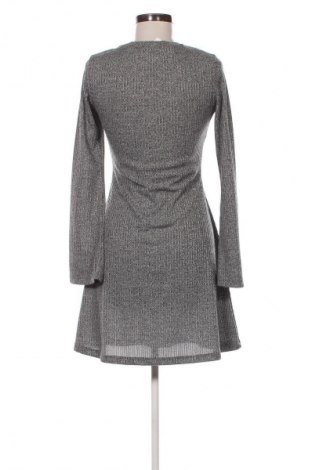 Kleid C&A, Größe M, Farbe Mehrfarbig, Preis 20,99 €
