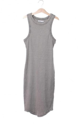 Kleid Cropp, Größe XS, Farbe Grau, Preis 24,46 €