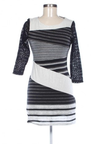 Rochie Desigual, Mărime M, Culoare Multicolor, Preț 209,18 Lei