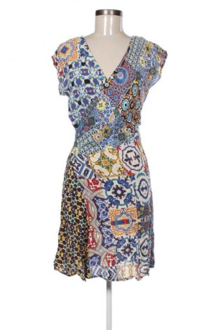 Sukienka Desigual, Rozmiar M, Kolor Kolorowy, Cena 164,14 zł