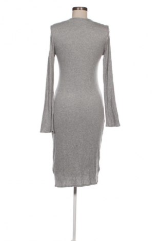 Kleid Fashion nova, Größe L, Farbe Grau, Preis € 20,99