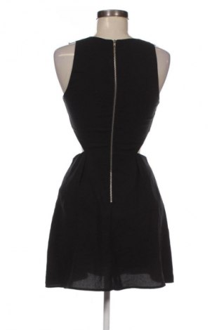 Kleid Forever 21, Größe S, Farbe Schwarz, Preis 18,99 €