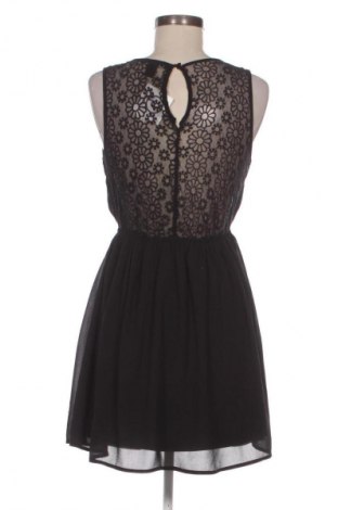 Sukienka Forever 21, Rozmiar S, Kolor Czarny, Cena 88,99 zł