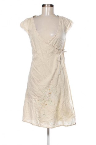 Rochie Fransa, Mărime M, Culoare Bej, Preț 122,07 Lei