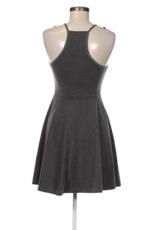 Sukienka Gina Tricot, Rozmiar M, Kolor Szary, Cena 88,99 zł