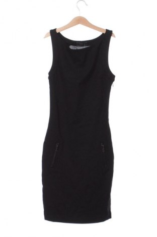 Ruha Guess, Méret XS, Szín Fekete, Ár 19 200 Ft