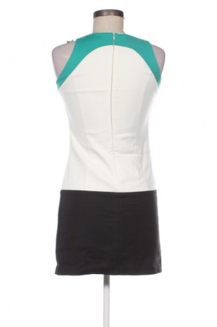 Šaty  Guess By Marciano, Velikost S, Barva Vícebarevné, Cena  1 646,00 Kč
