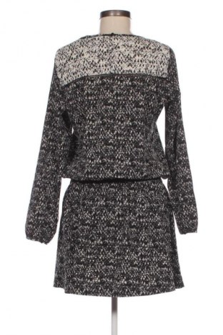 Rochie H&M, Mărime M, Culoare Multicolor, Preț 94,99 Lei
