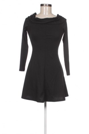 Рокля H&M Divided, Размер S, Цвят Черен, Цена 29,01 лв.