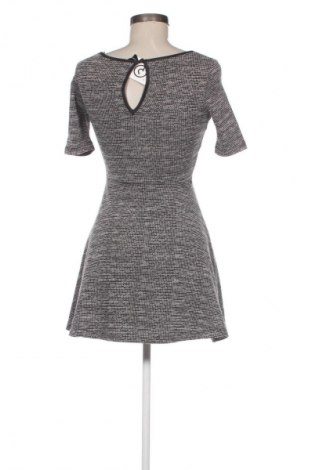 Kleid H&M Divided, Größe S, Farbe Mehrfarbig, Preis 14,84 €
