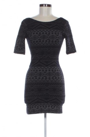 Kleid H&M Divided, Größe S, Farbe Mehrfarbig, Preis 20,99 €