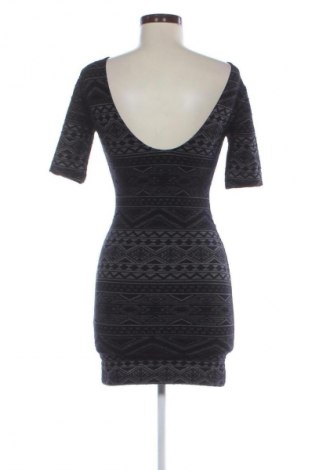 Kleid H&M Divided, Größe S, Farbe Mehrfarbig, Preis 20,99 €