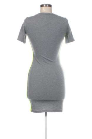 Kleid H&M Divided, Größe S, Farbe Mehrfarbig, Preis 20,99 €