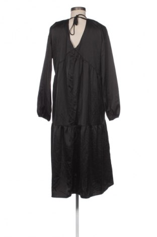 Ruha Lola May, Méret XL, Szín Fekete, Ár 9 565 Ft