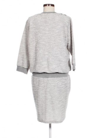 Rochie One Two, Mărime XL, Culoare Gri, Preț 122,45 Lei
