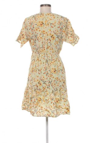Kleid Pieces, Größe M, Farbe Mehrfarbig, Preis 18,99 €