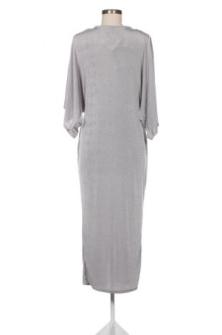 Kleid Pretty Little Thing, Größe L, Farbe Grau, Preis 31,99 €