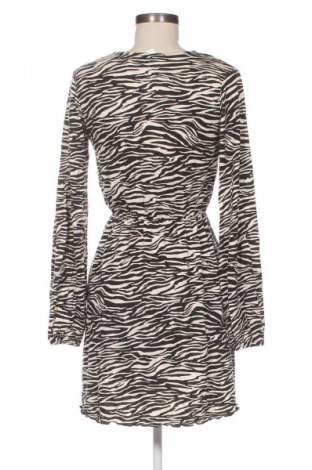Sukienka Pull&Bear, Rozmiar S, Kolor Kolorowy, Cena 150,99 zł