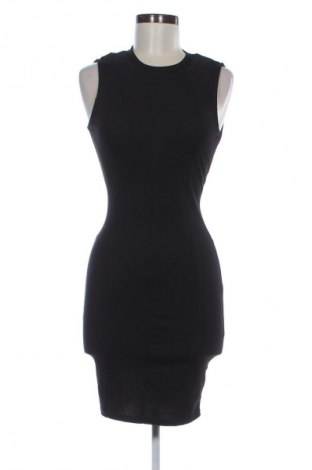 Sukienka Pull&Bear, Rozmiar L, Kolor Czarny, Cena 95,99 zł