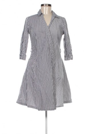 Kleid Reserved, Größe M, Farbe Mehrfarbig, Preis 24,55 €