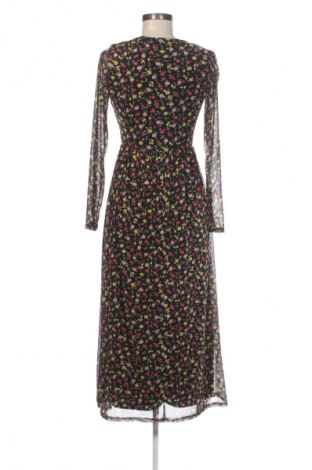 Kleid Sisters Point, Größe S, Farbe Mehrfarbig, Preis 33,99 €