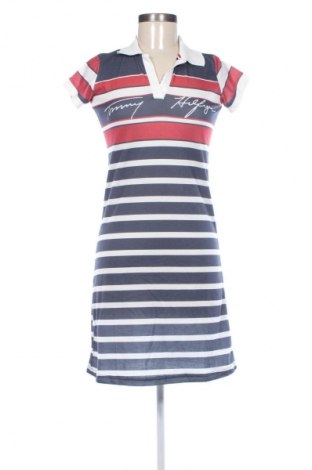 Рокля Tommy Hilfiger, Размер L, Цвят Многоцветен, Цена 103,00 лв.