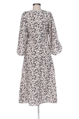 Kleid VILA, Größe M, Farbe Mehrfarbig, Preis € 17,39