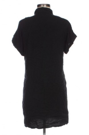Рокля Vero Moda, Размер M, Цвят Черен, Цена 34,99 лв.
