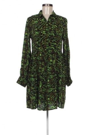 Kleid Y.A.S, Größe M, Farbe Mehrfarbig, Preis € 57,99