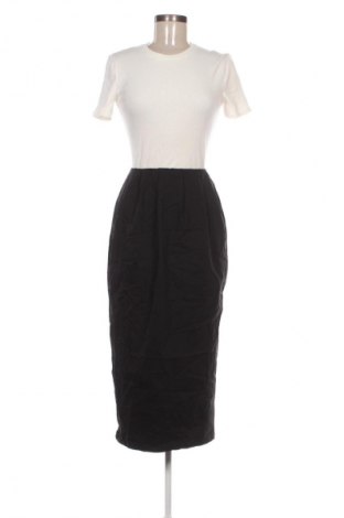 Kleid Zara, Größe M, Farbe Mehrfarbig, Preis 23,99 €