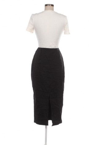 Kleid Zara, Größe M, Farbe Mehrfarbig, Preis 23,99 €