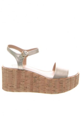 Sandale Salvatore Ferragamo, Mărime 39, Culoare Argintiu, Preț 650,00 Lei