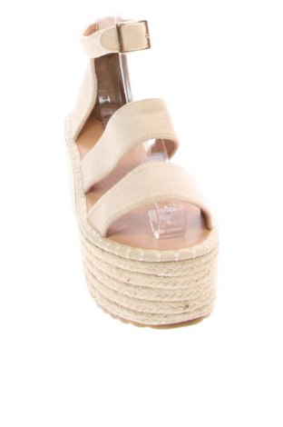 Sandale Seastar, Mărime 40, Culoare Bej, Preț 178,57 Lei
