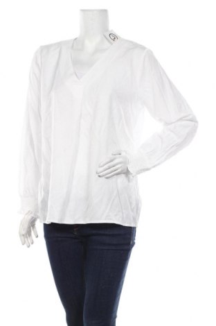Дамска блуза Cream, Размер M, Цвят Бял, 58% вискоза, 42% полиестер, Цена 99,00 лв.