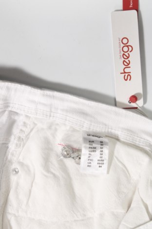 Γυναικείο κοντό παντελόνι Sheego, Μέγεθος 4XL, Χρώμα Λευκό, 98% βαμβάκι, 2% ελαστάνη, Τιμή 18,35 €