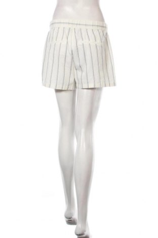 Дамски къс панталон Vero Moda, Размер M, Цвят Бял, Цена 20,65 лв.
