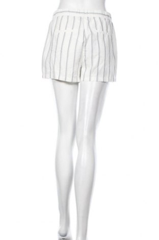Дамски къс панталон Vero Moda, Размер M, Цвят Бял, Цена 20,65 лв.