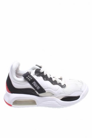 Дамски обувки Air Jordan Nike, Размер 38, Цвят Многоцветен, Естествена кожа, текстил, еко кожа, Цена 96,00 лв.