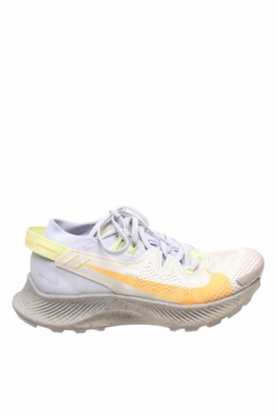 Дамски обувки Nike, Размер 39, Цвят Многоцветен, Текстил, Цена 148,00 лв.