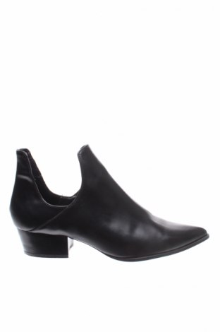 Γυναικεία παπούτσια Zara Trafaluc, Μέγεθος 39, Χρώμα Μαύρο, Δερματίνη, Τιμή 35,88 €