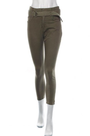 Дамски панталон Bershka, Размер S, Цвят Зелен, Цена 17,50 лв.